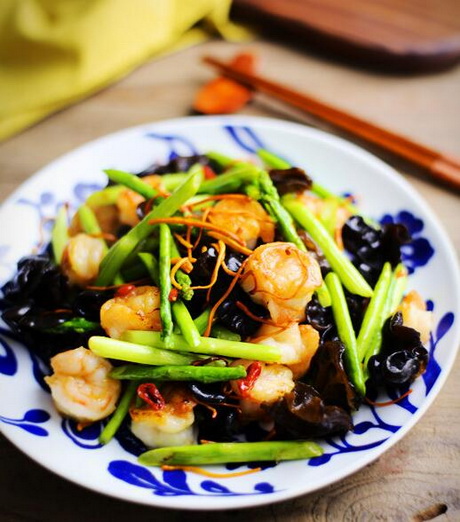 虫草花芦笋炒虾仁的做法