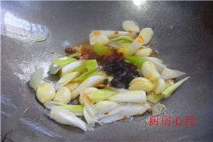 麻辣鱼杂的做法步骤5