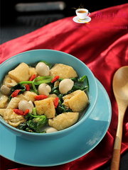 菠菜口蘑烩豆腐泡的做法