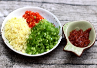 焦香肉末土豆的做法步骤3