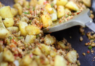 焦香肉末土豆的做法步骤8