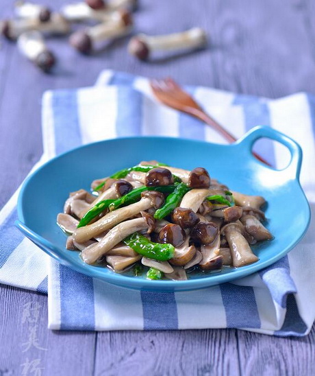 土法炒菇的做法