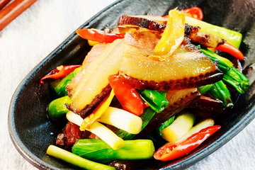 蒜苗炒腊肉