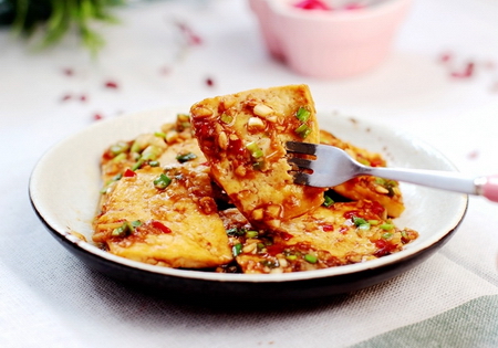 剁椒煎豆腐的做法步骤8