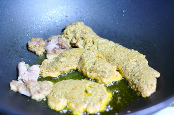 萝卜干炒鱼籽的做法步骤3