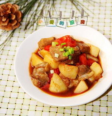 西红柿土豆烧牛腩