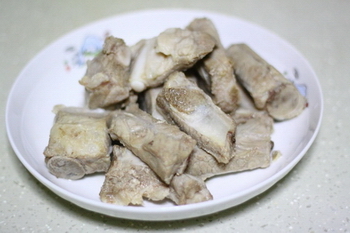 糖醋排骨的做法步骤2