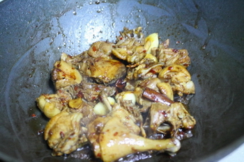 红萝卜烧鸭肉的做法步骤4