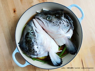 剁椒三文鱼头的做法步骤2