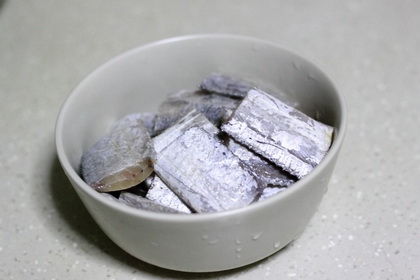 酸甜带鱼的做法步骤1