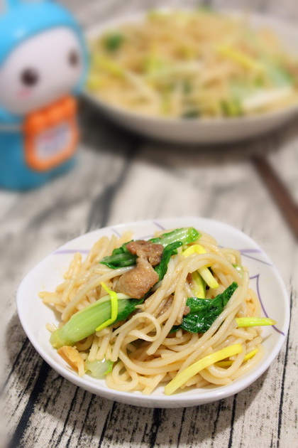 蔬菜炒米线的做法