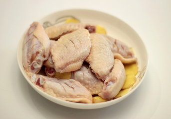 可乐鸡翅根的做法步骤3