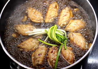 可乐鸡翅根的做法步骤5