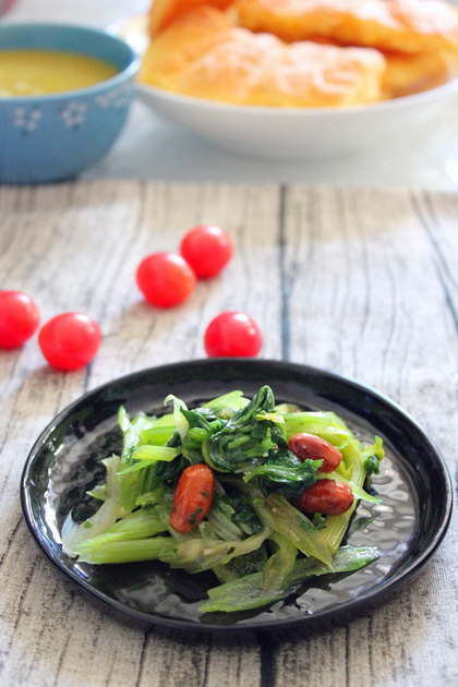 果仁芹菜的做法