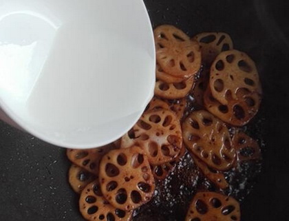 糖醋藕片的做法步骤6