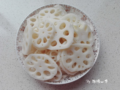 糖醋藕片的做法步骤1