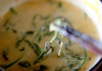 油炸香椿的做法步骤7