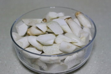 少油版炒杏鲍菇的做法步骤2