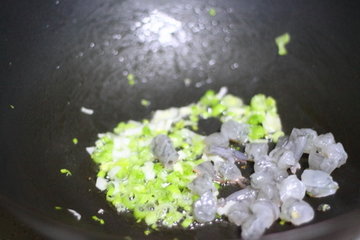 菠萝蛋炒饭的做法步骤8