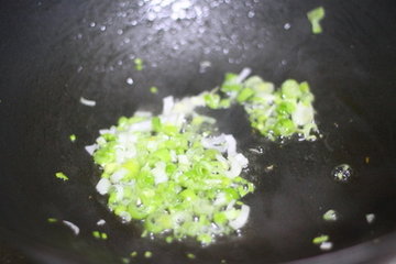 菠萝蛋炒饭的做法步骤7