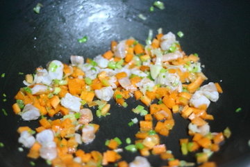 菠萝蛋炒饭的做法步骤9