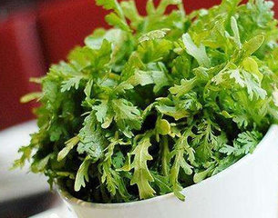 茼蒿与什么食物相克?茼蒿不能和什么一起吃 茼蒿与什么食物相克?茼蒿不能和什么一起吃