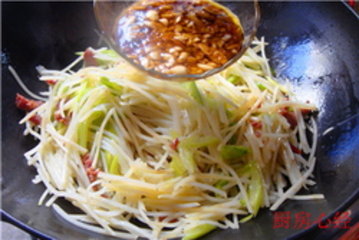 下饭炒土豆丝步骤12