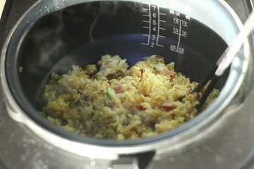 快手菜香肠咖喱饭的做法步骤8