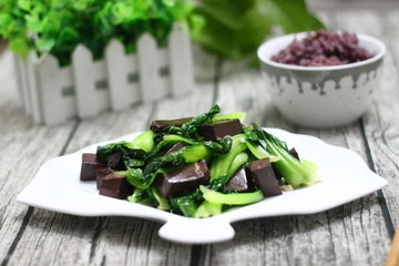 小油菜炒血豆腐