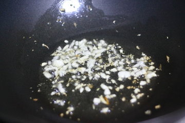 快手菜小油菜炒血豆腐的做法步骤3