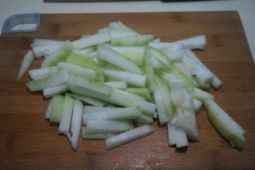 蒜烧冬瓜条的做法步骤2