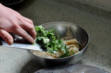 虎皮烧椒拌牛肚步骤5