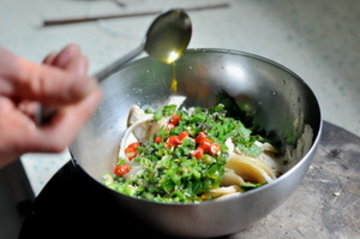 虎皮烧椒拌牛肚步骤7