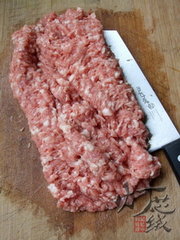 香椿猪肉馅水饺的做法步骤2