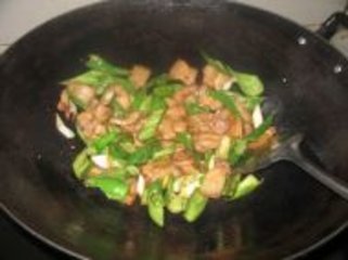 辣椒炒肉的做法步骤8