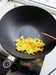西红柿炒鸡蛋的做法步骤7