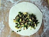 韭菜盒子的做法步骤10