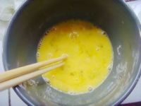 虾仁滑蛋的做法步骤7