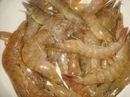 双椒炒虾的做法步骤1