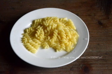 木瓜拌意粉步骤1