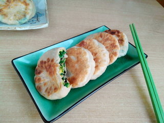 小白菜虾皮鸡蛋馅饼的做法