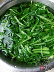 小白菜土猪肉粉条包子的做法步骤5