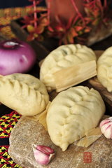 小白菜土猪肉粉条包子