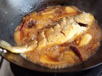 家常焖黄花鱼的做法步骤7