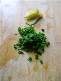 红烧萝卜鸡翅根的做法步骤4