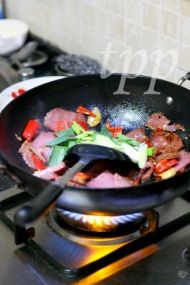 回锅牛肉的做法步骤6