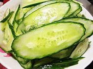 黄瓜炒鸡蛋的做法步骤3