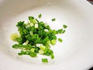 黄瓜炒鸡蛋的做法步骤1