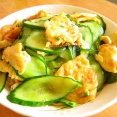 黄瓜炒鸡蛋的做法步骤1