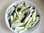 下饭菜鱼香茄子的做法步骤1